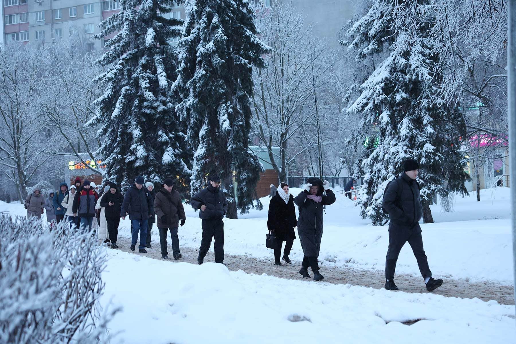 Минчане на улице города. © Павел Орловский, Times.by