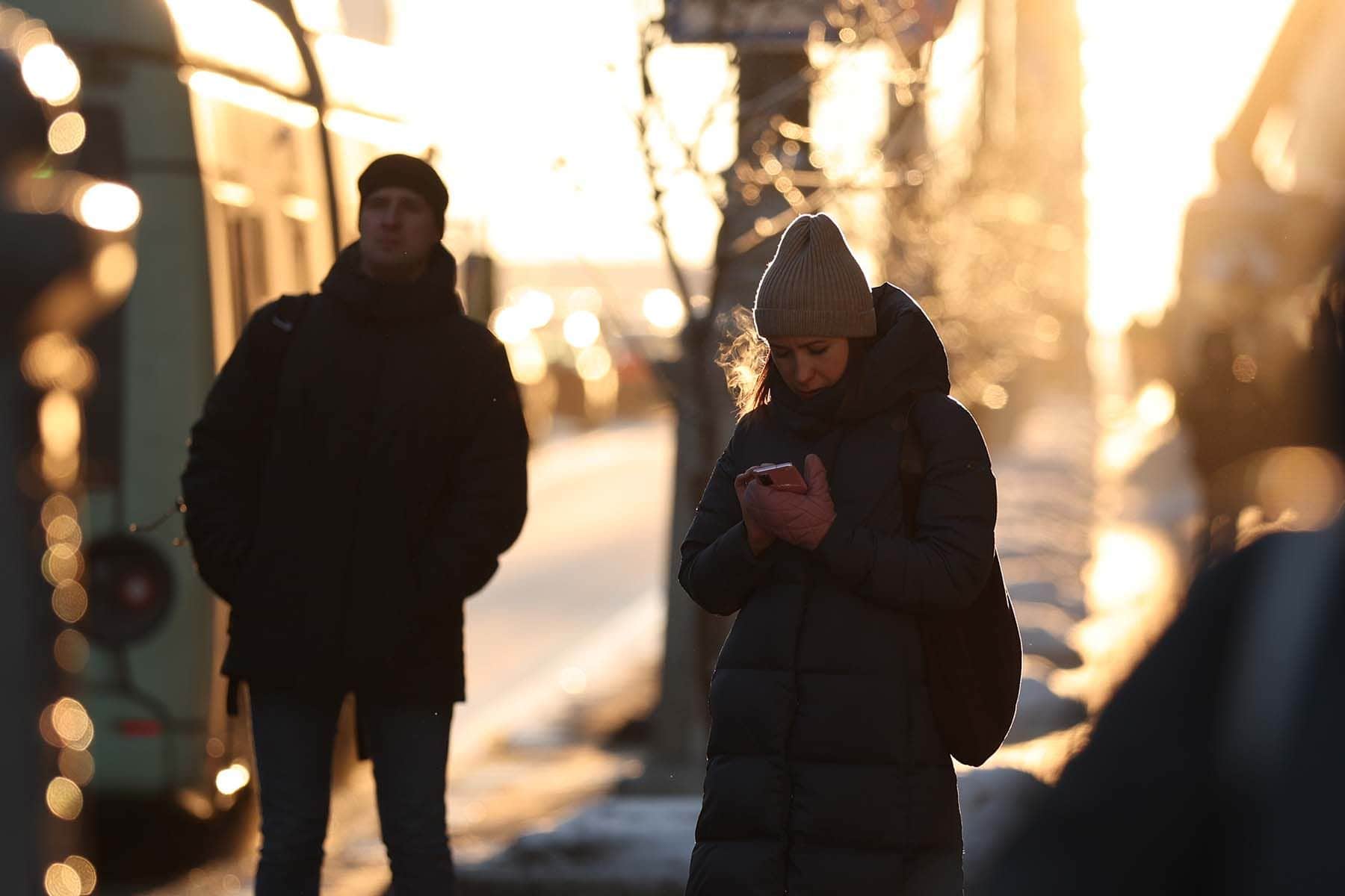 минчане зима январь февраль мобильник телефон 