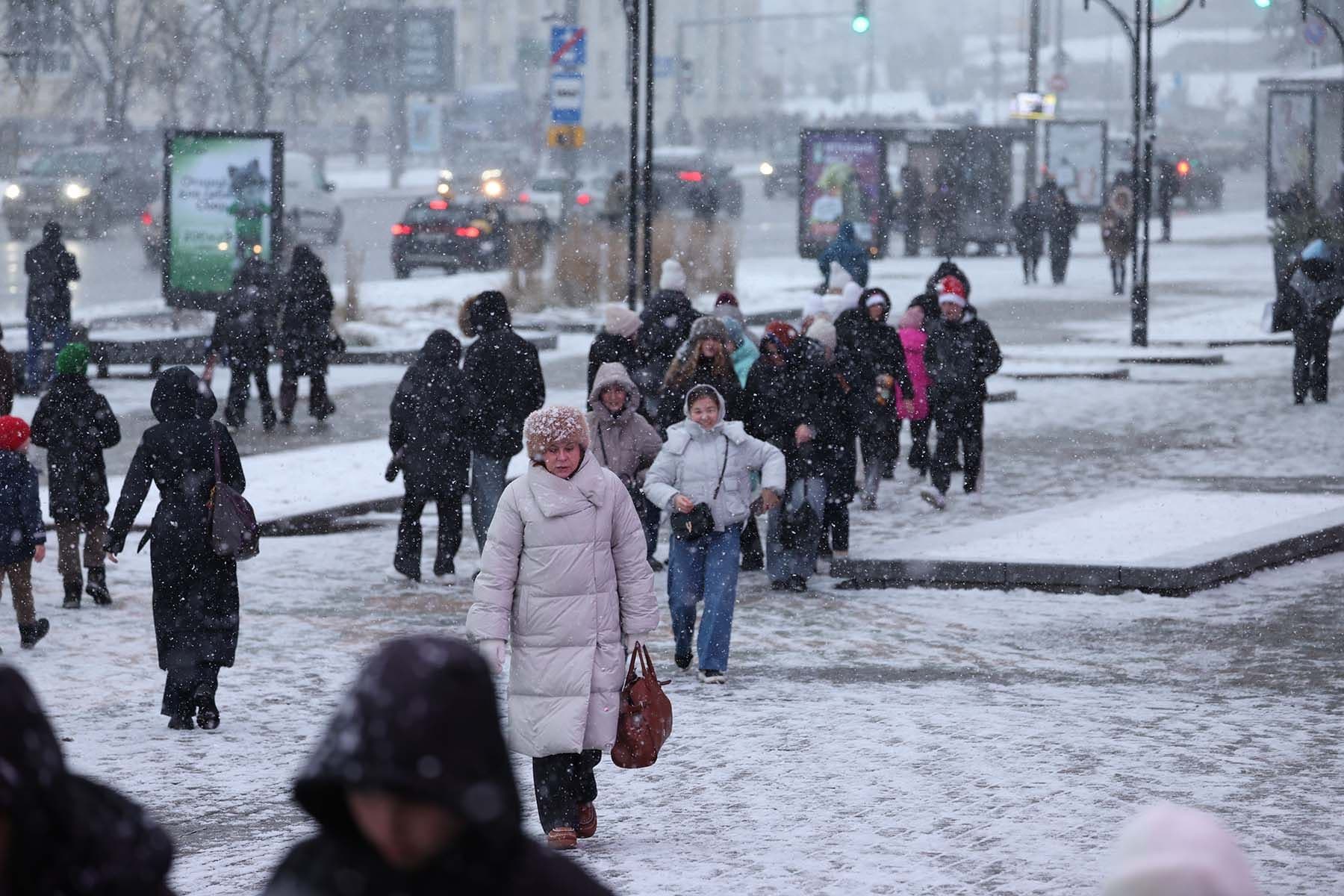 Минчане на улице города
