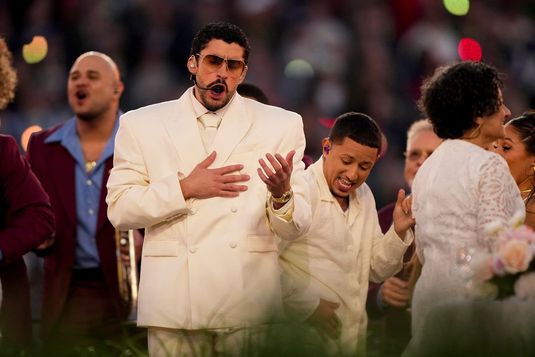 Bad Bunny во время выступления на Super Bowl. © AP, TASS