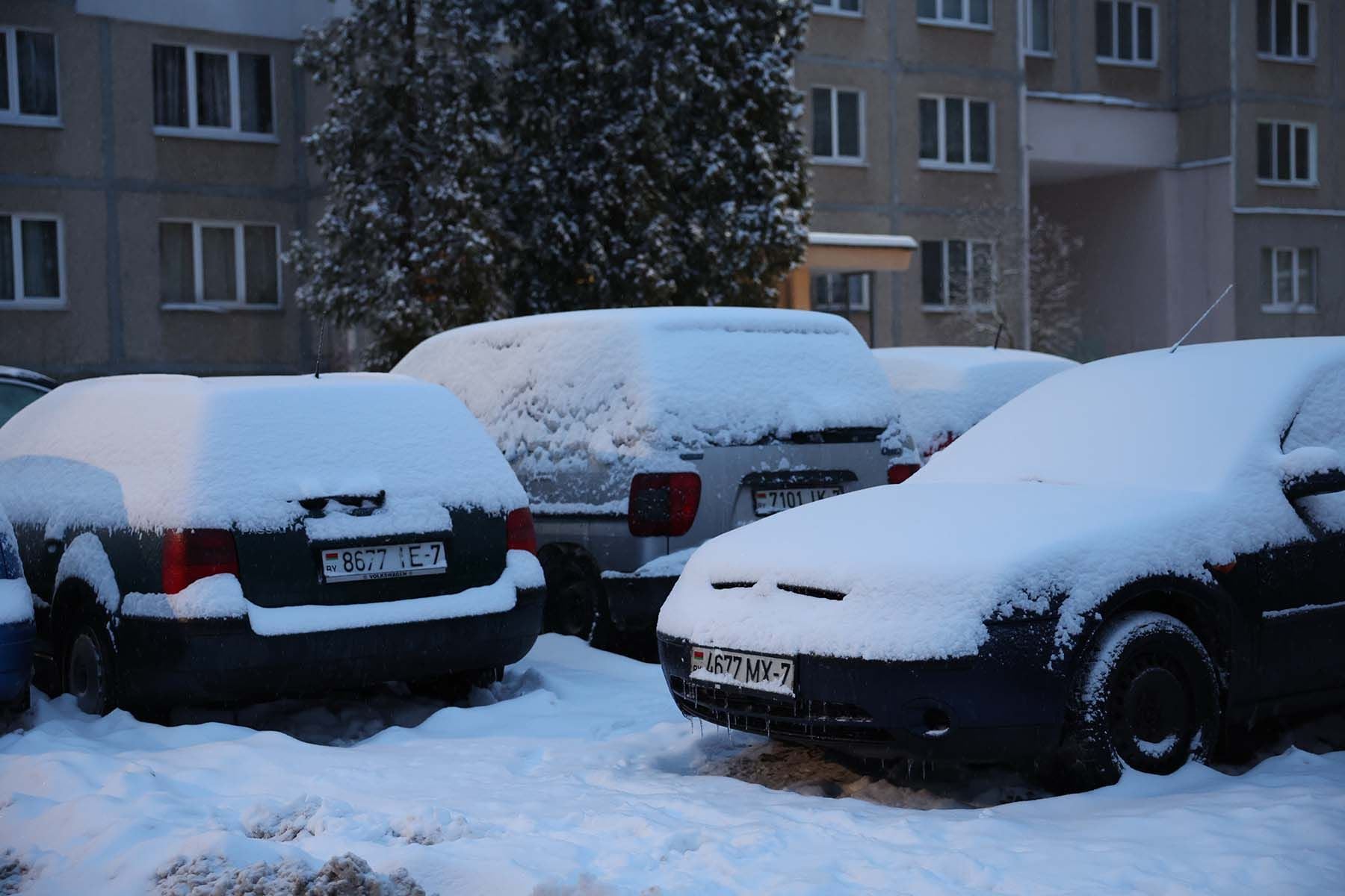 Парковка в минском дворе. © Павел Орловский, Times.by