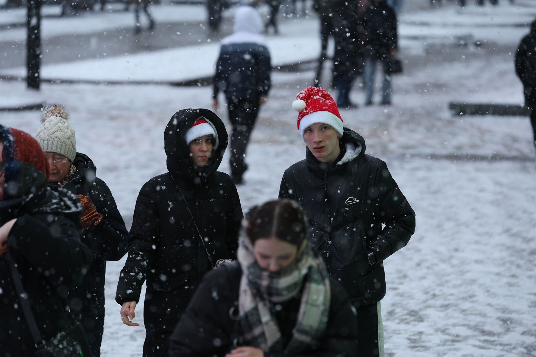 Люди на улицах Минска