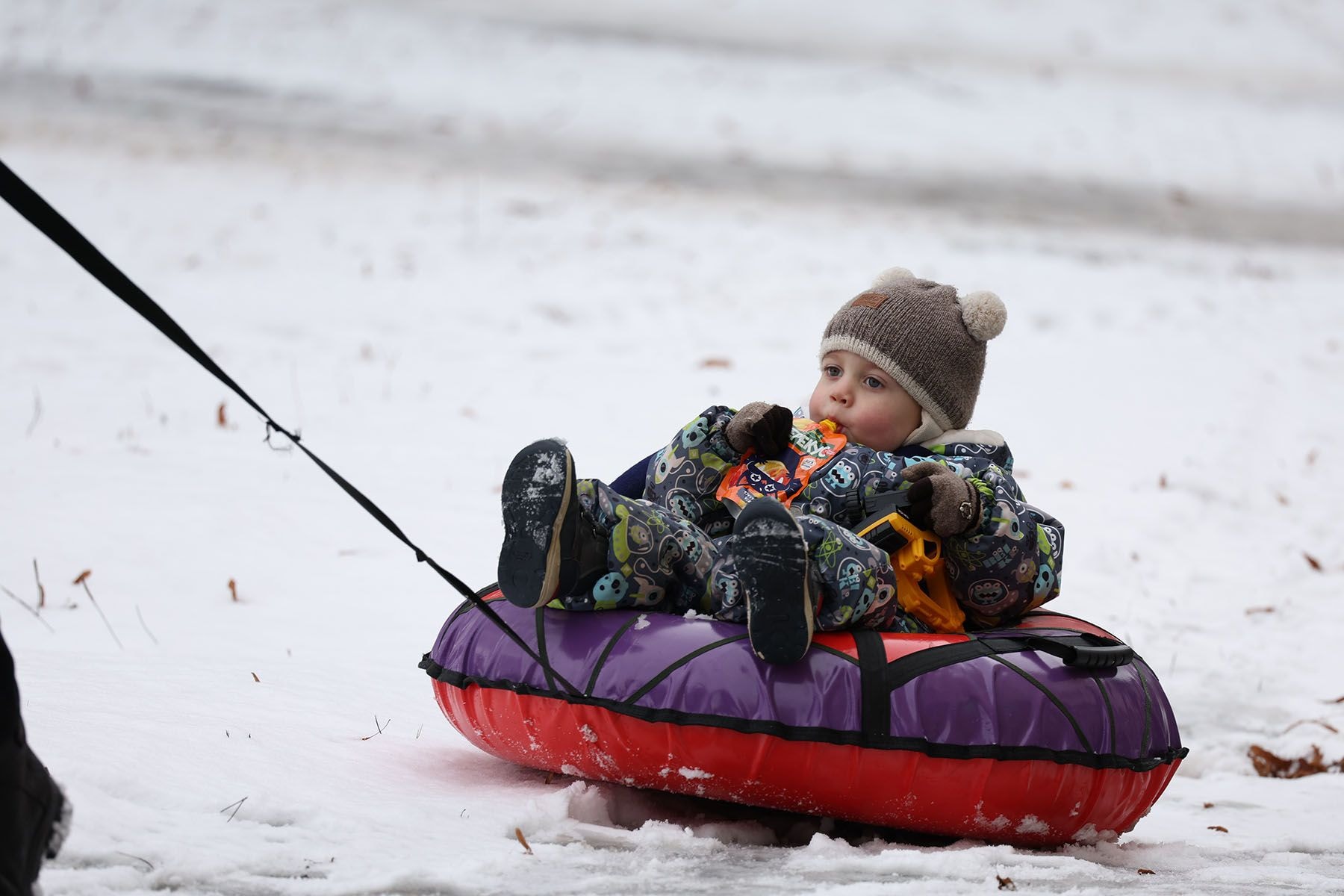 Ребенок на «ватрушке»