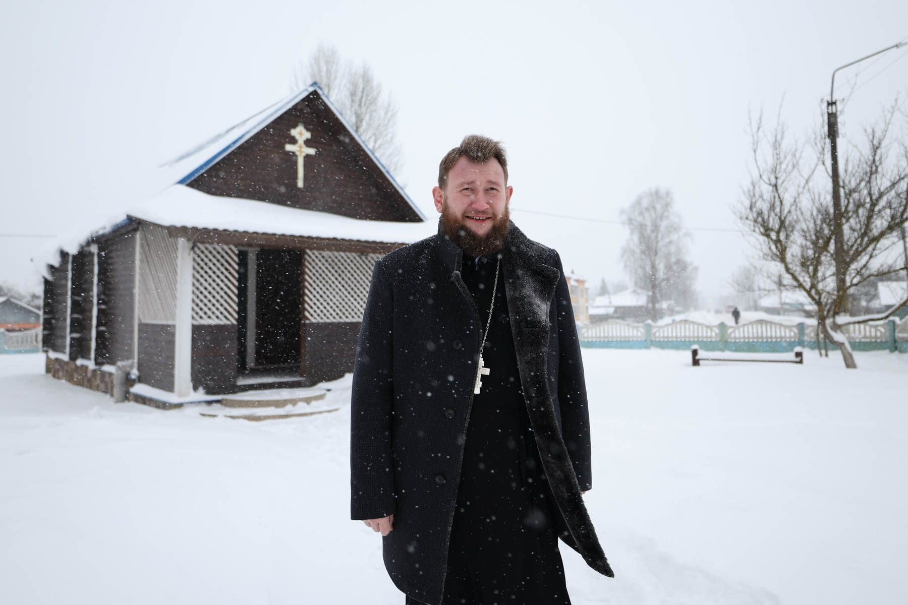 как священник строит храм