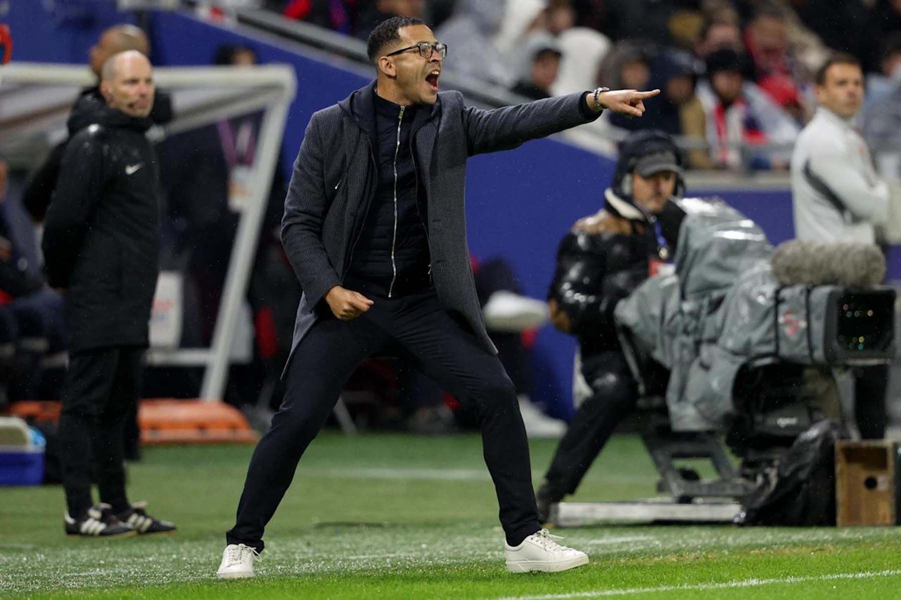 Английский футбольный тренер Лиам Росеньор