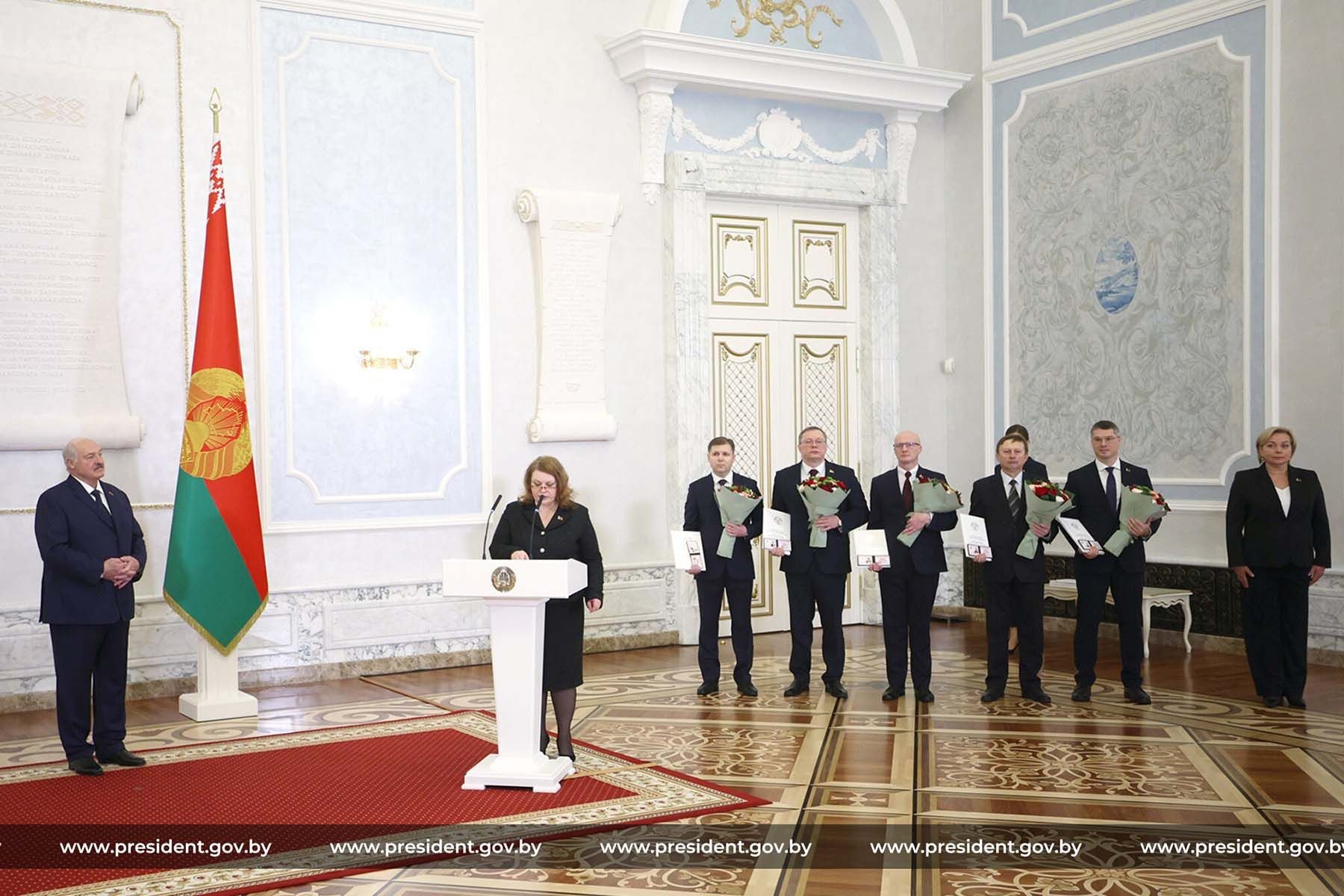 Президент Беларуси Александр Лукашенко и судья Конституционного суда Татьяна Протащик