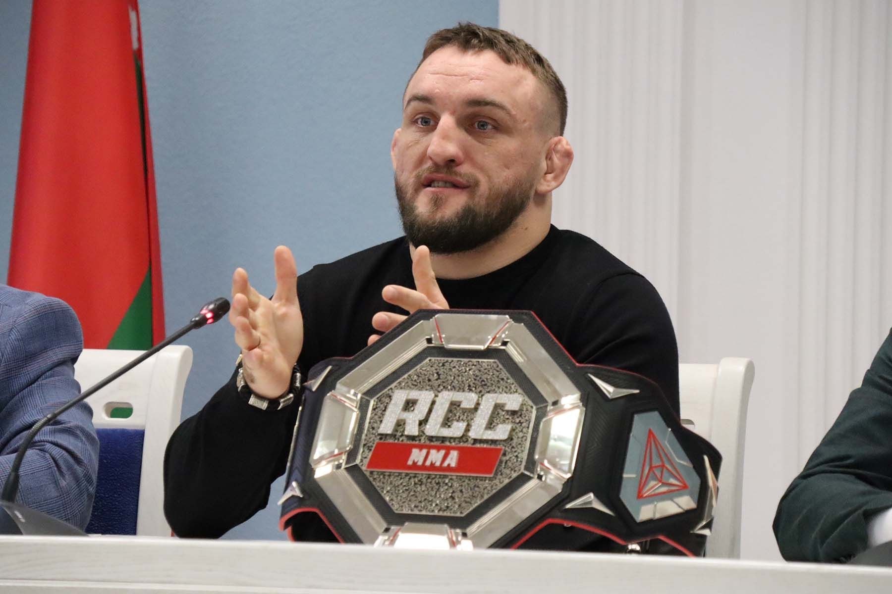 Белорусский боец смешанных единоборств Влад «Белаз» Ковалев