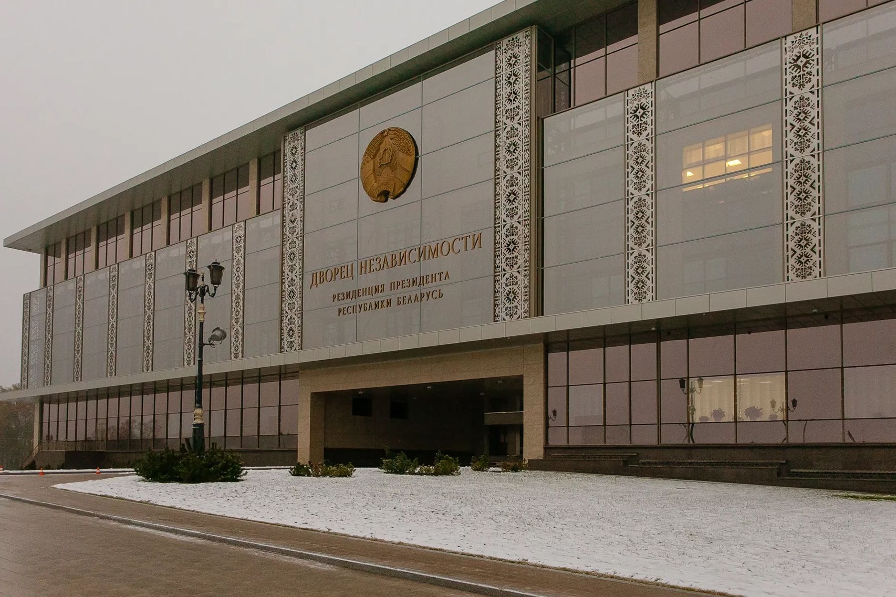 Дворец Независимости зимой