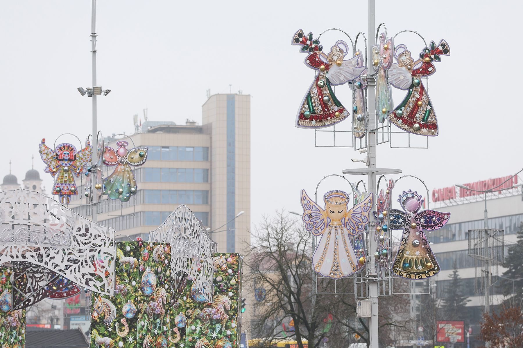 Елка у Дворца спорта