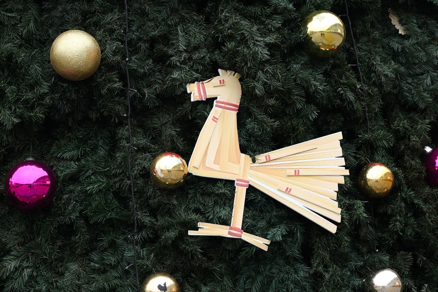 Елка на Комаровском рынке