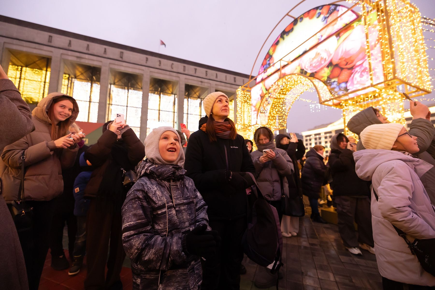 Елка на пл.Октябрьская