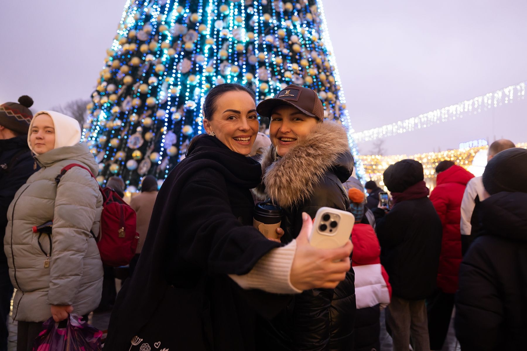 Елка на пл.Октябрьская