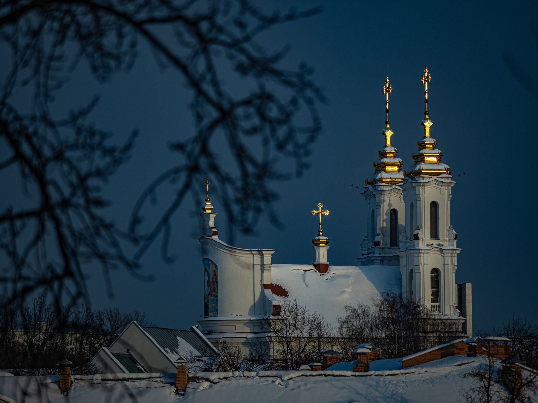 Вид на улицу Толстого и Свято-Воскресенскую церковь в Витебске