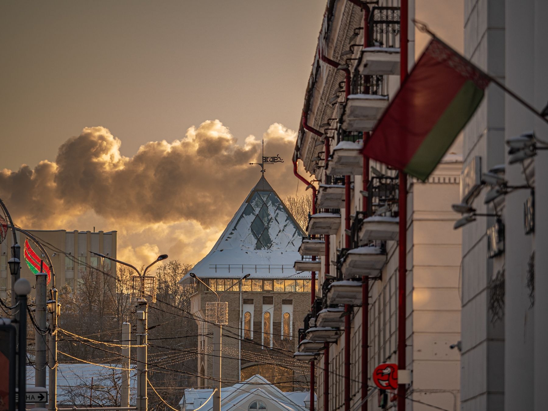 Улица Замковая, вид на выставочный центр «Духовской круглик»