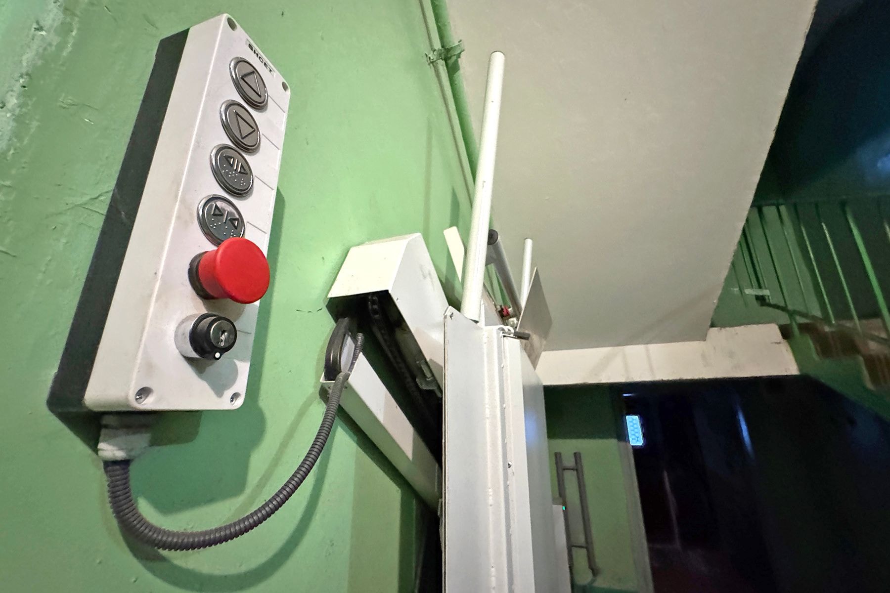 Электроподъемник в подъезде Татьяна Бойничевой. © Мария Амелина, Times.by