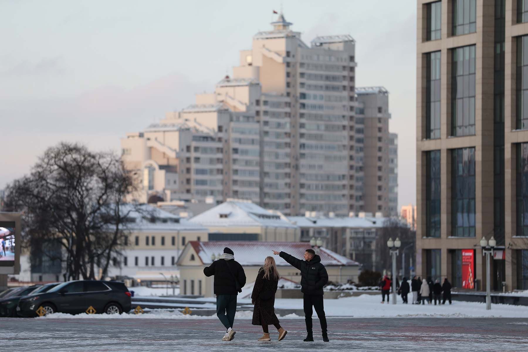 Минчане на улице города