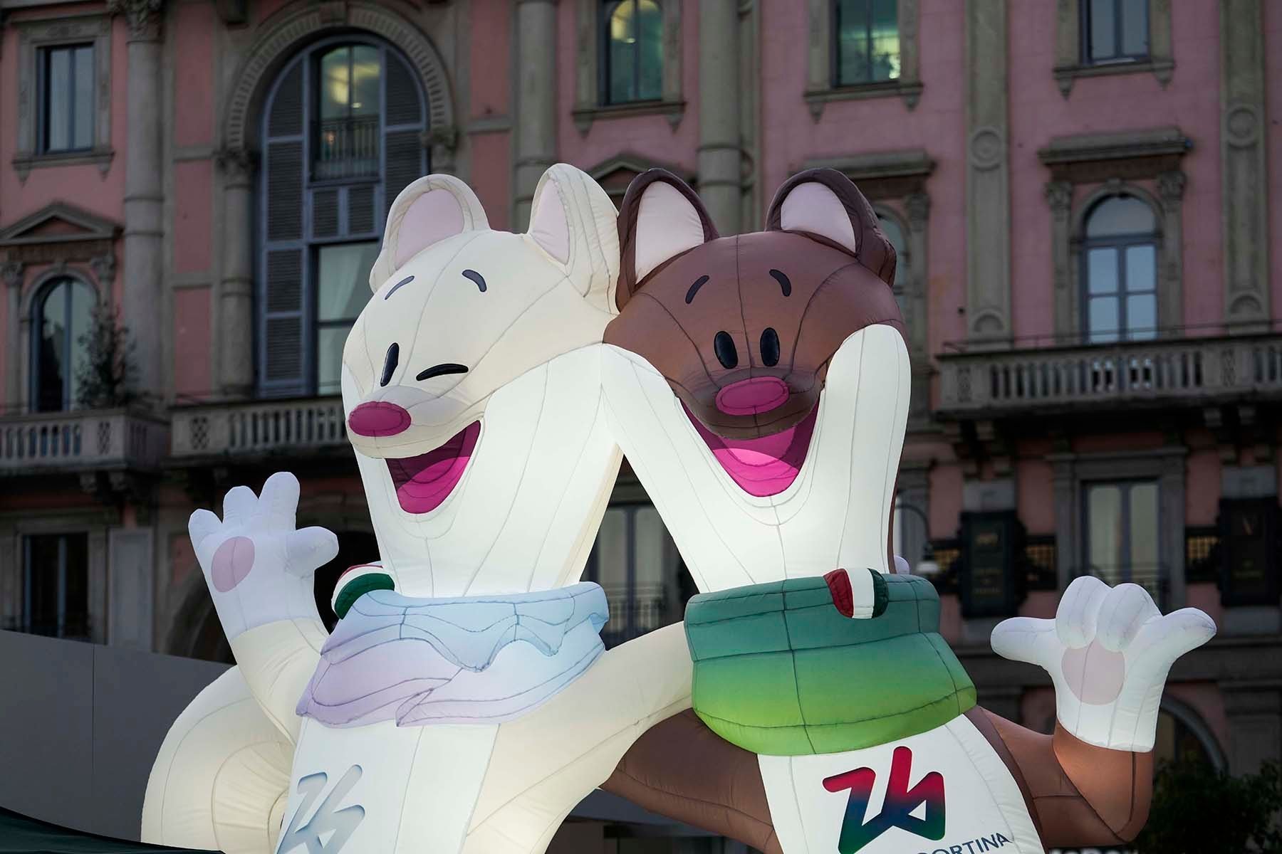 Талисманы Олимпиады – 2026 Тина и Мило. © Luca Bruno, AP / TASS