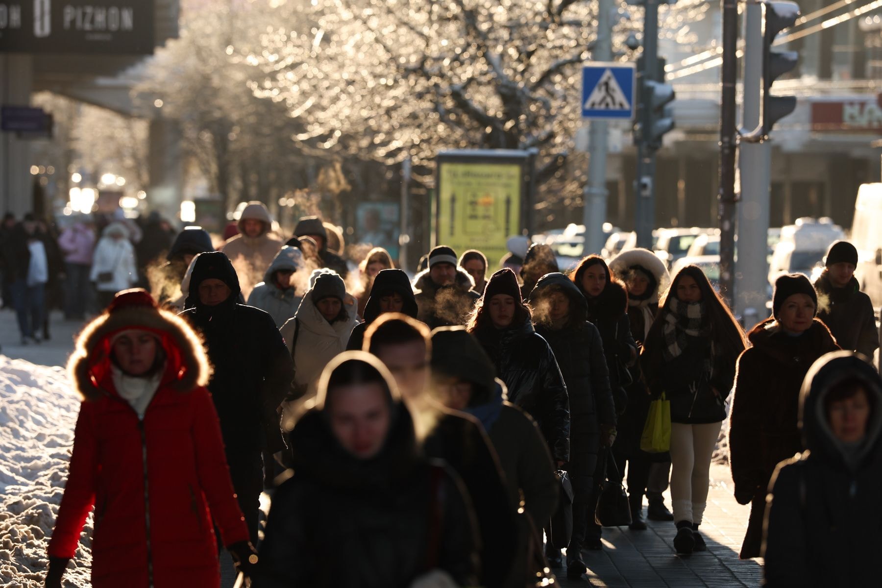 Люди на улицах Минска