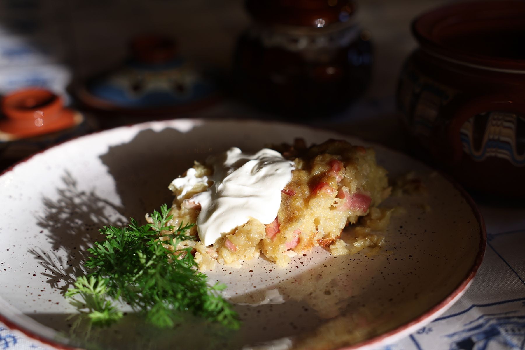 Картофельная бабка со сметаной