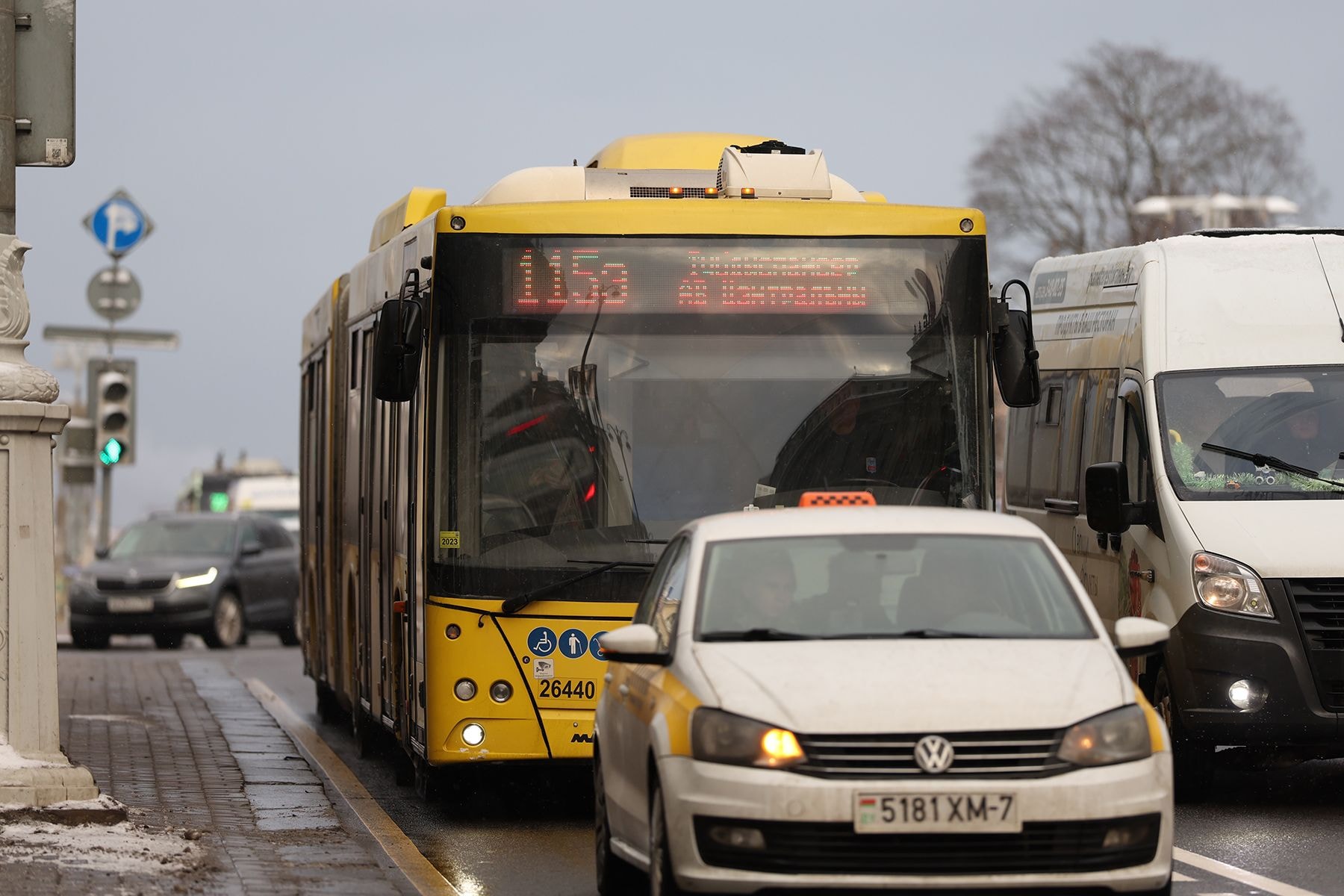 Автобус на проспекте