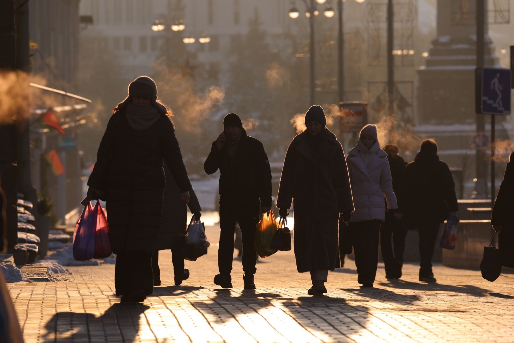 Люди на улицах Минска