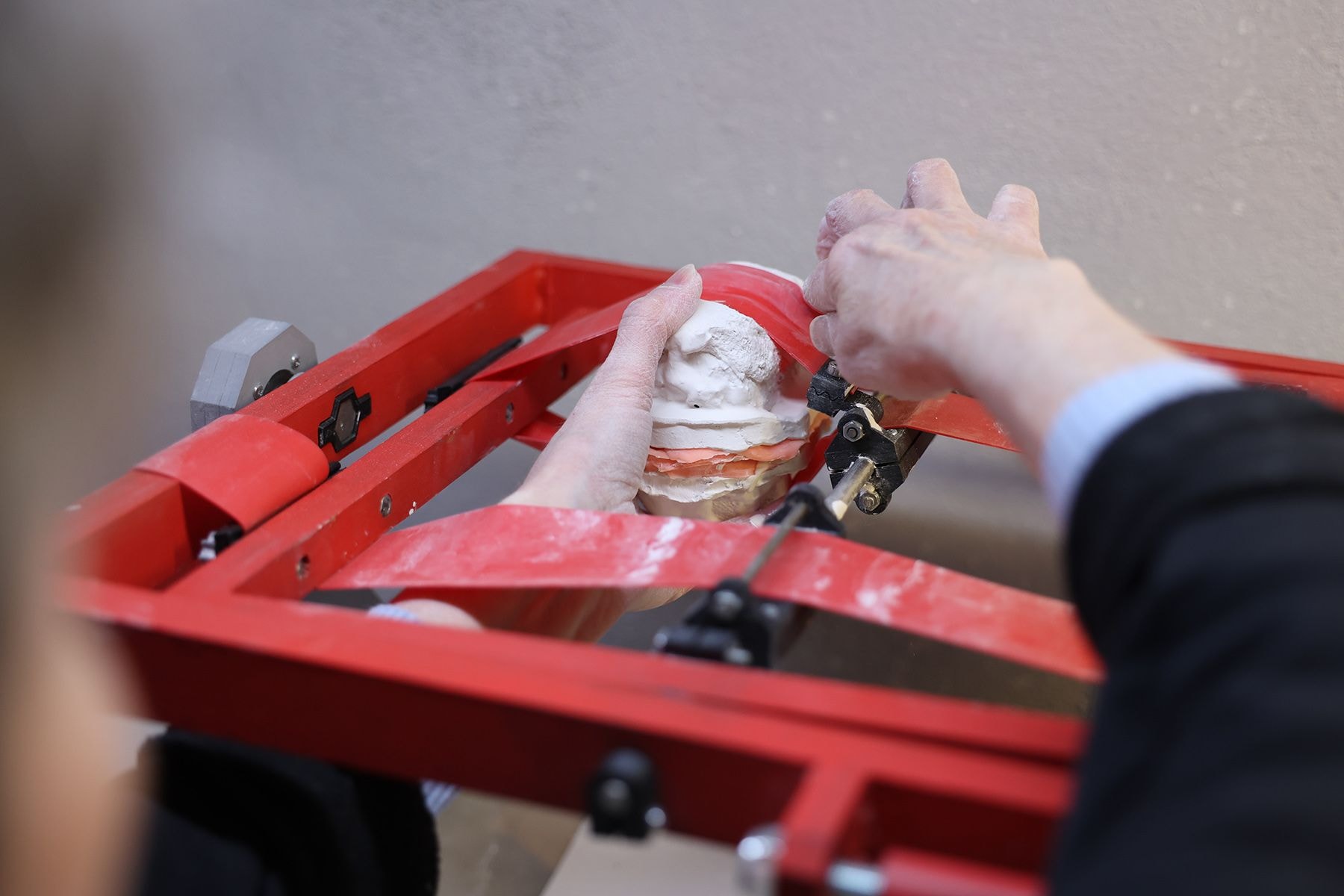 На фабрике елочных игрушек «Грай»