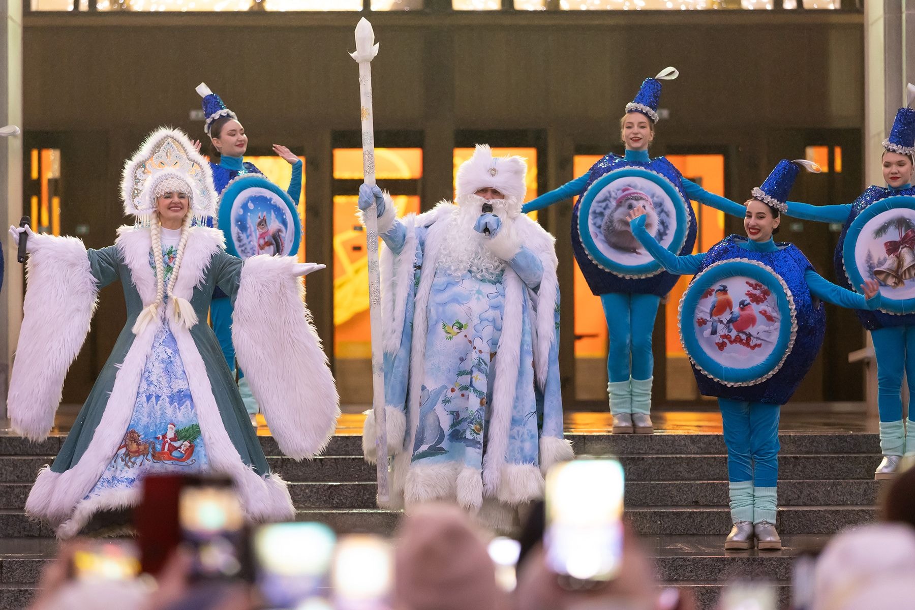 Главная елка на Октябрьской площади