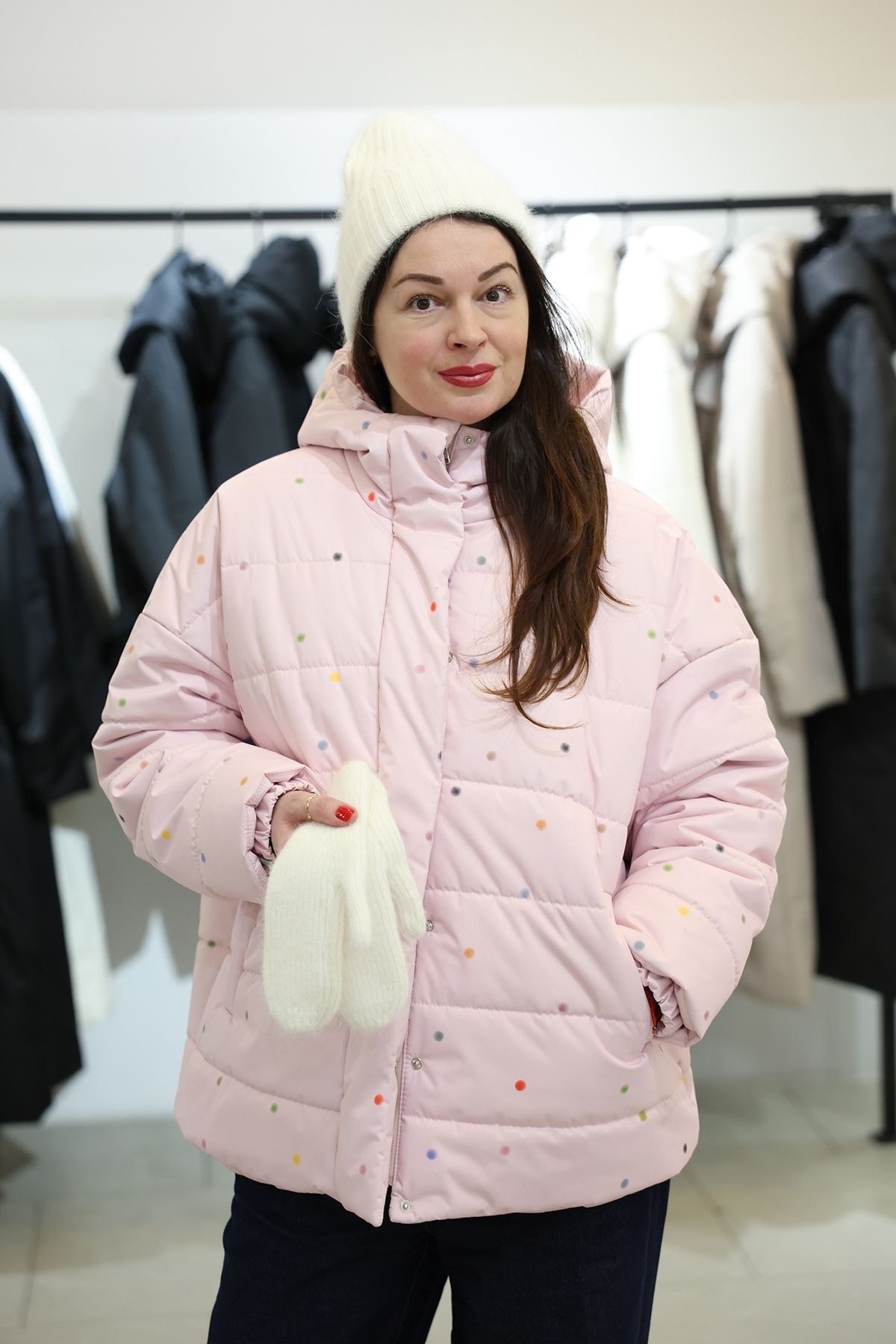 Розовый пуховик