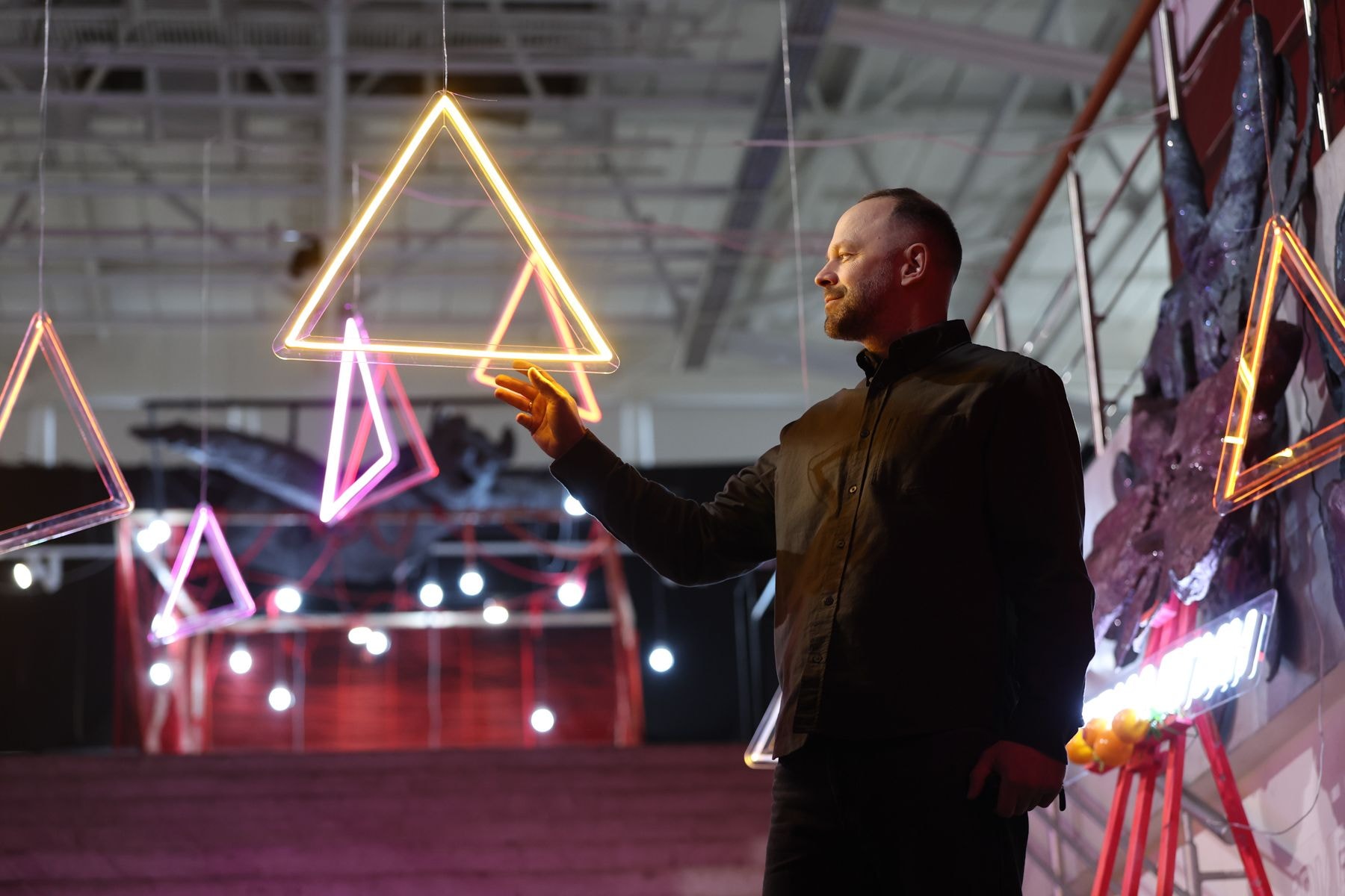 Директор галереи FARBA Денис Портянко