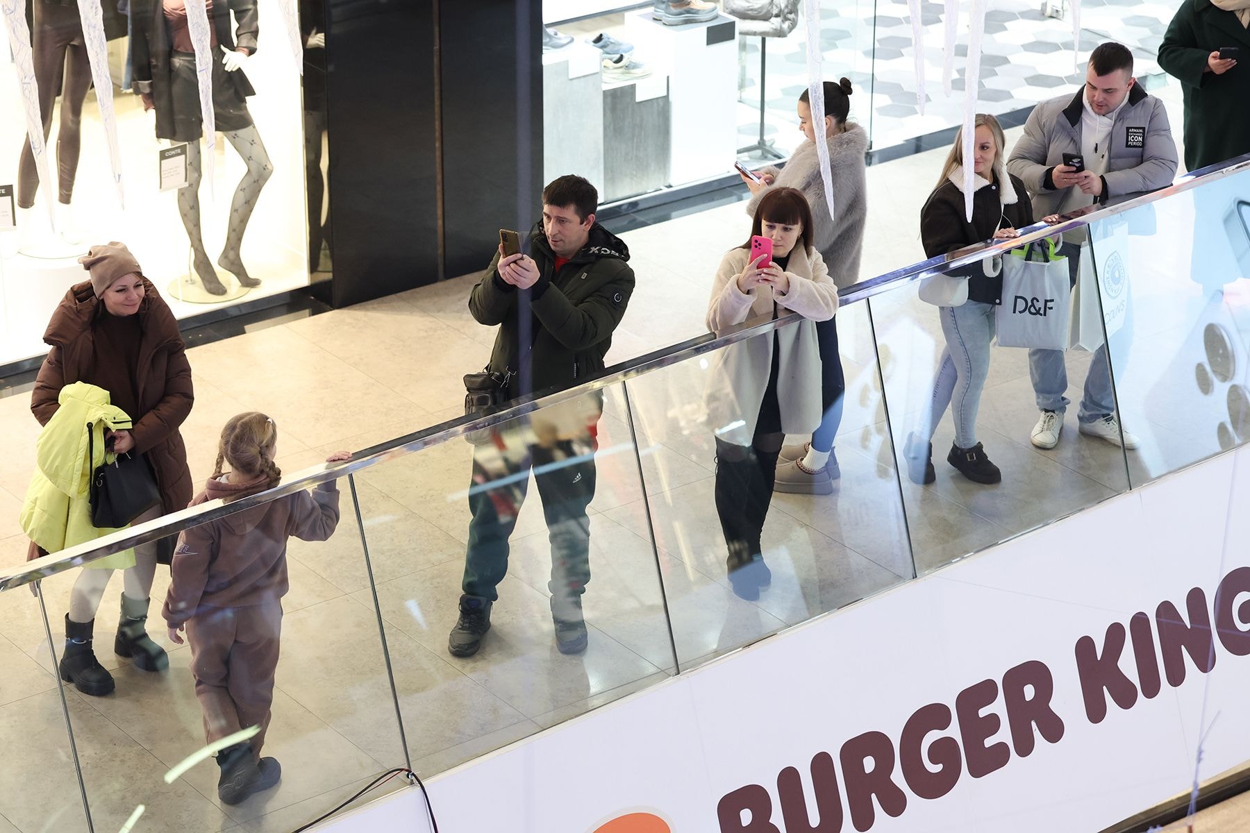 Праздничное оформление ТЦ Galeria