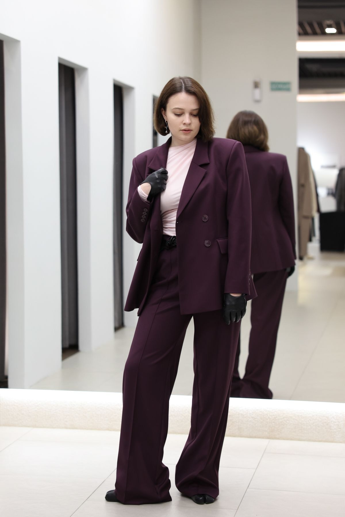 Лонгслив и костюм – Swan, таби – Inka, ремень – DOT STUDIO