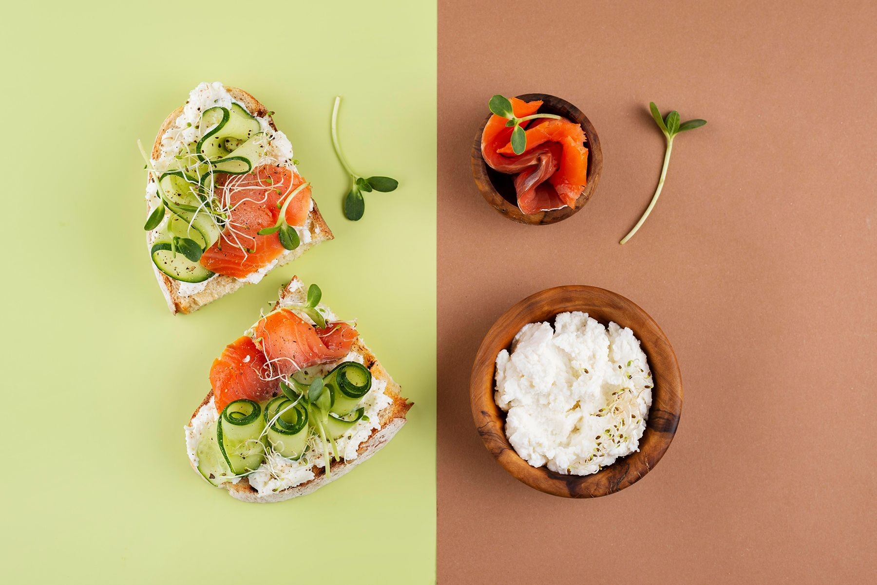 Бутерброды, красная рыба и творожный сыр