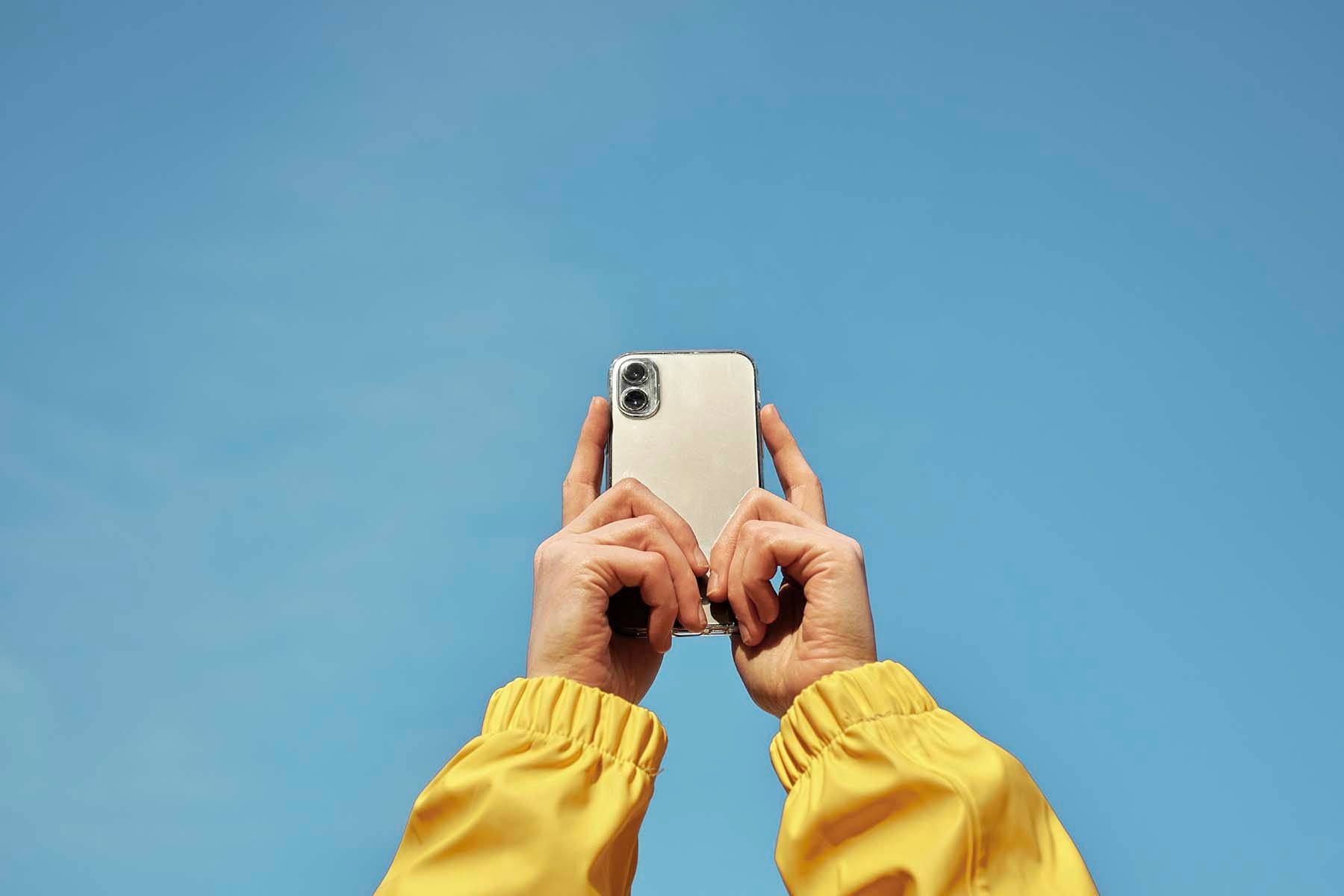 Смартфон в руках