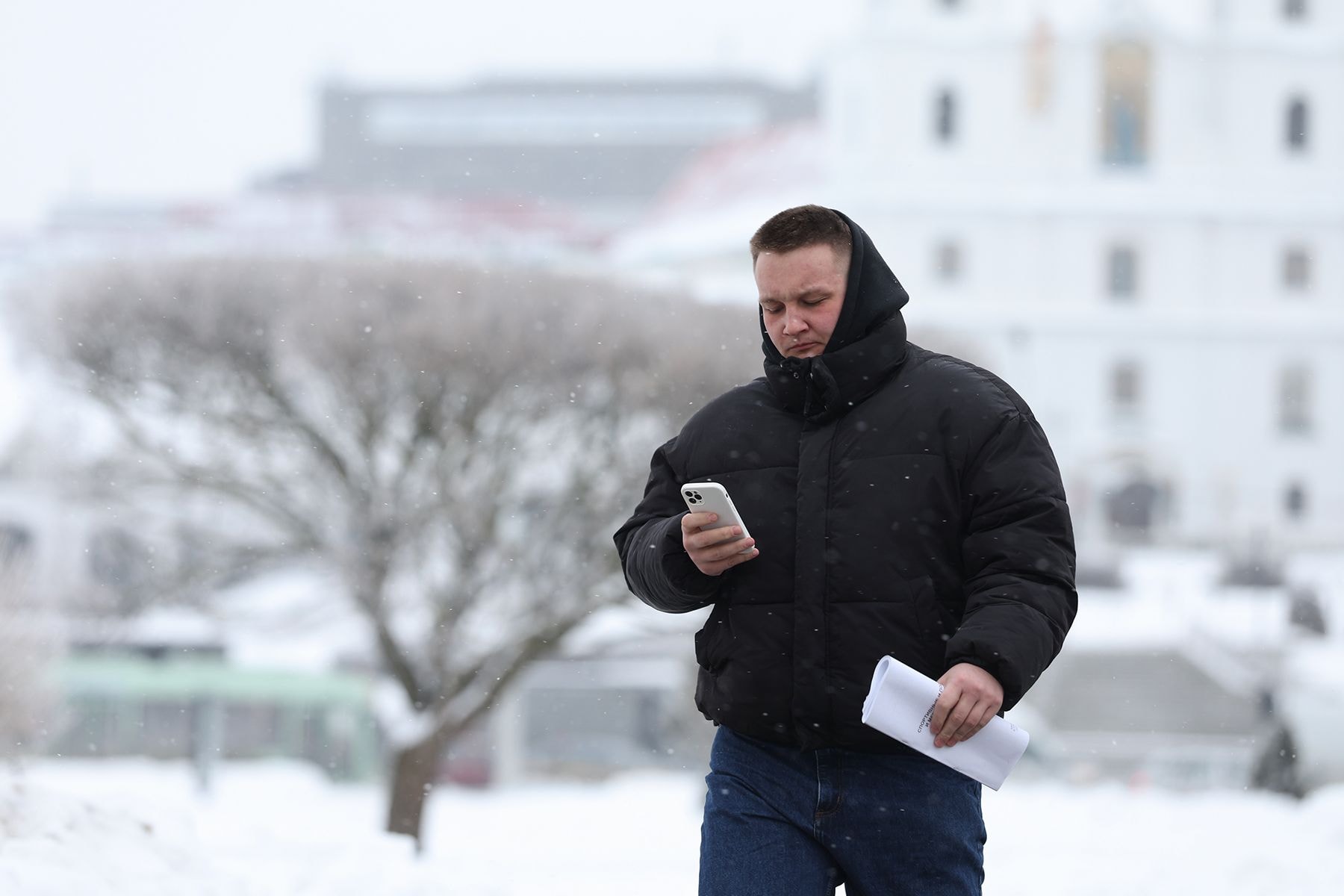 мужчина с телефоном