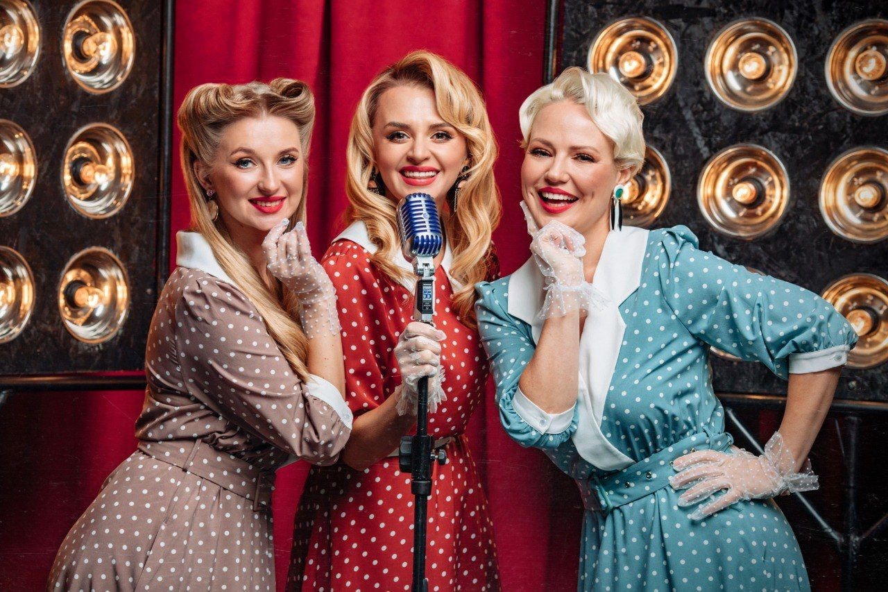 Трио «Розовые розы». © Фестивальный мерч