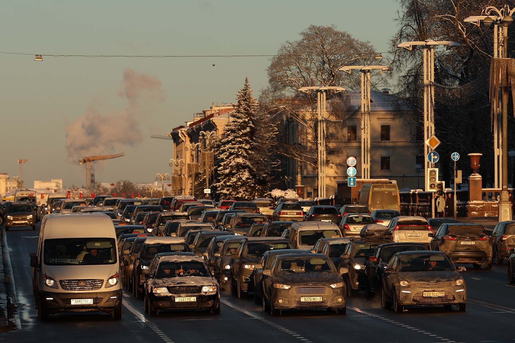 Машины в городе. © Павел Орловский, Times.by