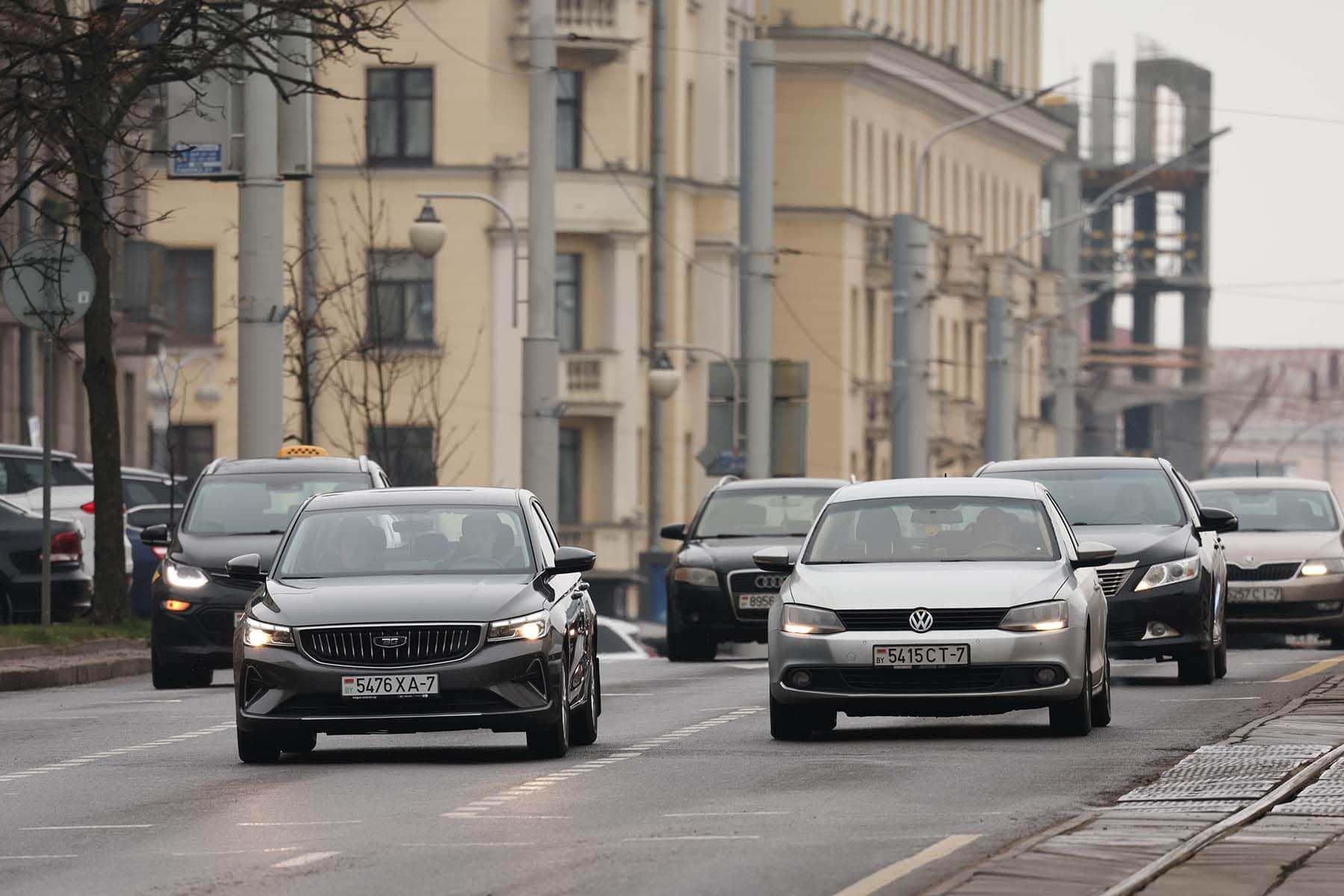 Машины в городе