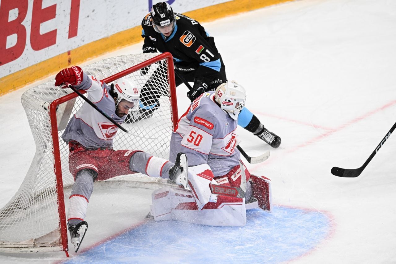 Игровой момент матча «Динамо» – «Спартак»